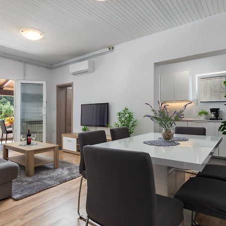 רוביני Apartments Elita מראה חיצוני תמונה