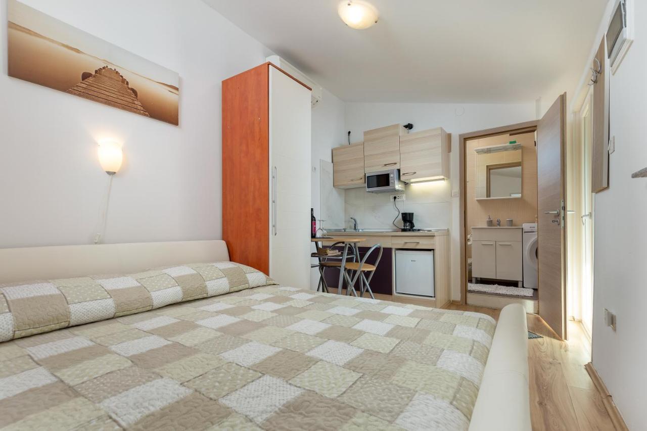 רוביני Apartments Elita מראה חיצוני תמונה