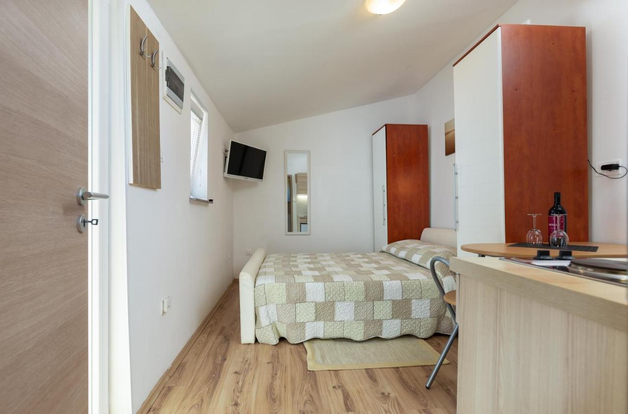 רוביני Apartments Elita מראה חיצוני תמונה